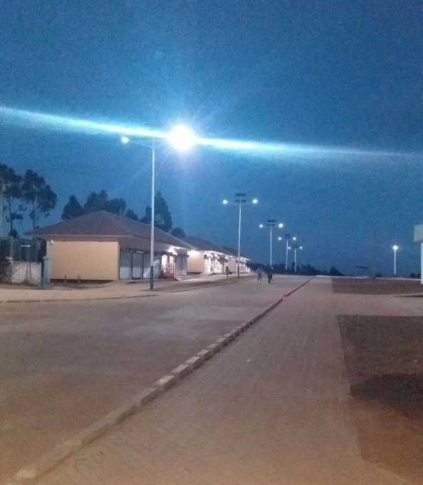 临潼区非洲科特迪瓦太阳能路灯工程